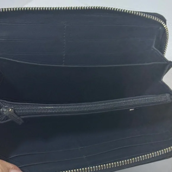 Navy Blue Gucci Zip-Around Wallet - Picture 5 of 7